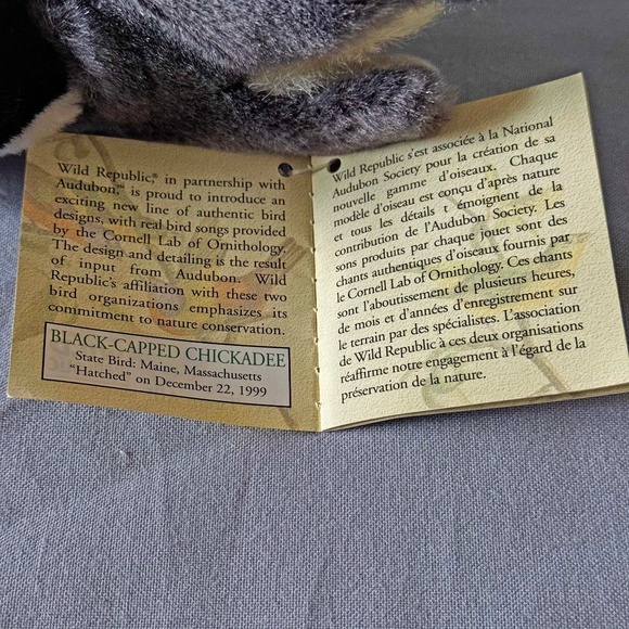 SINGING BIRD, PLAYS REAL BIRD CALLS, BLACK-CAPPED CHICKADEE, 6 L x 4 ½ W x 4 ¾ H - Picture 7 of 13